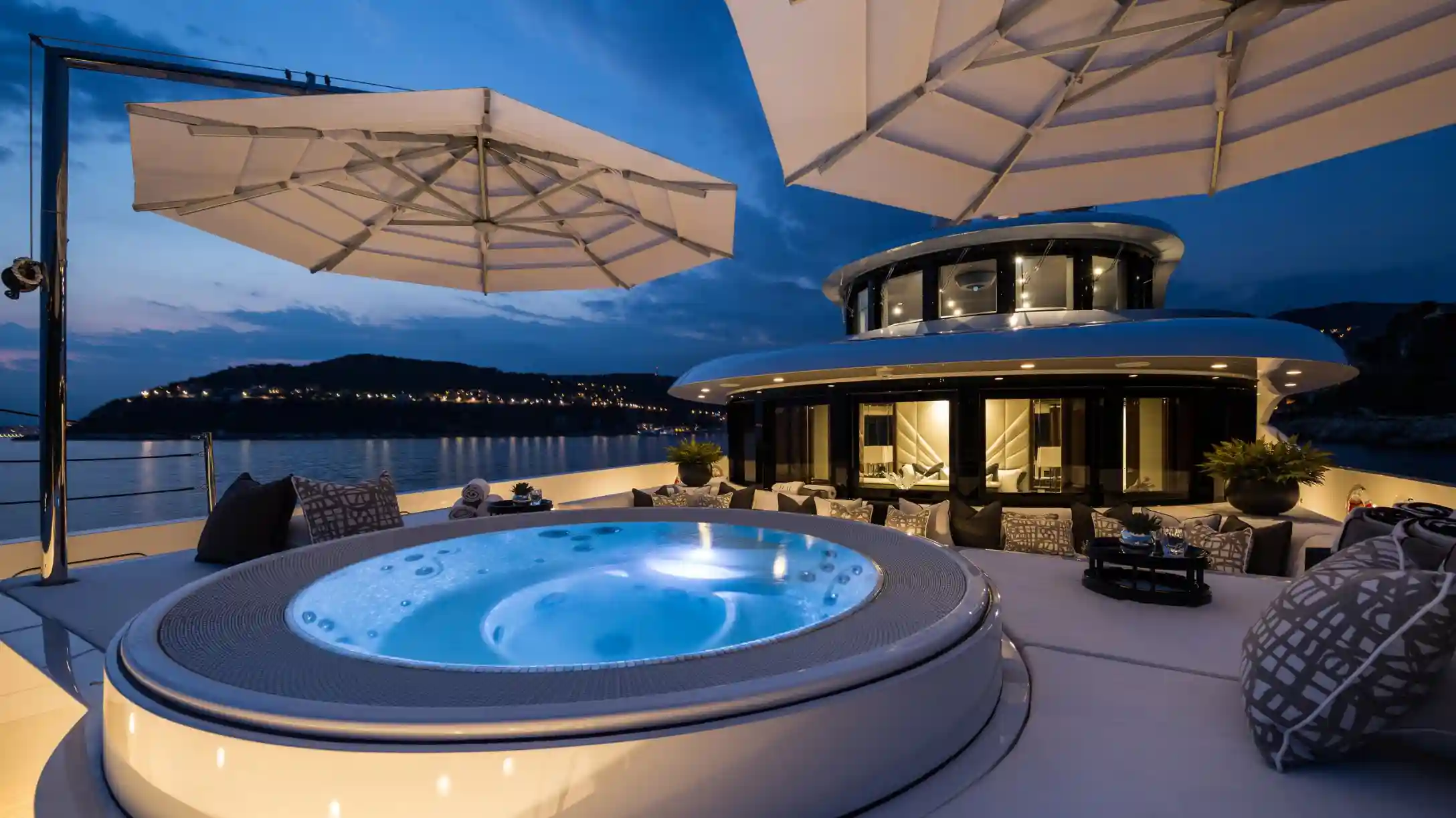SOUNDWAVE Luxury Charter Yacht by Benetti16
