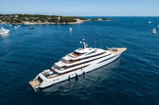 FAITH Luxury Charter Yacht Feadship Charteryachtsfinder.com