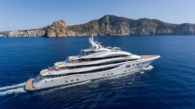 LADY LARA Luxury Charter Yacht by Lurssen Charteryachtsfinder.com