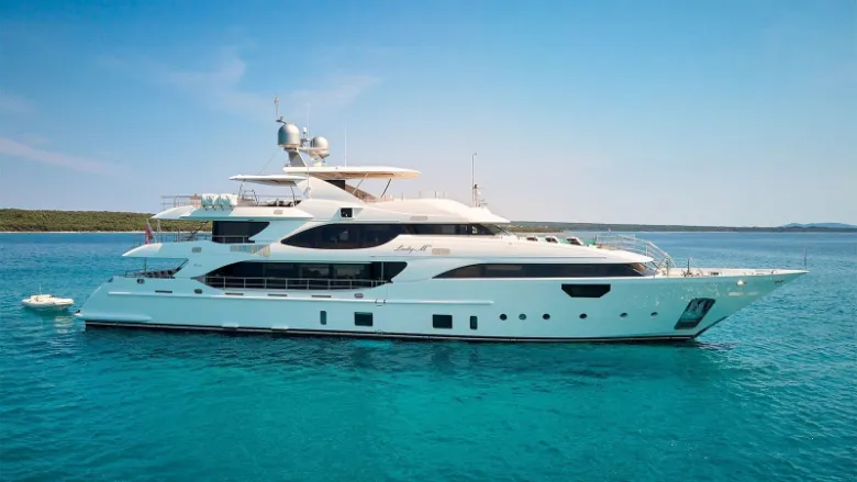 LADY MRD Luxury Charter Yacht by Benetti Charteryachtsfinder.com