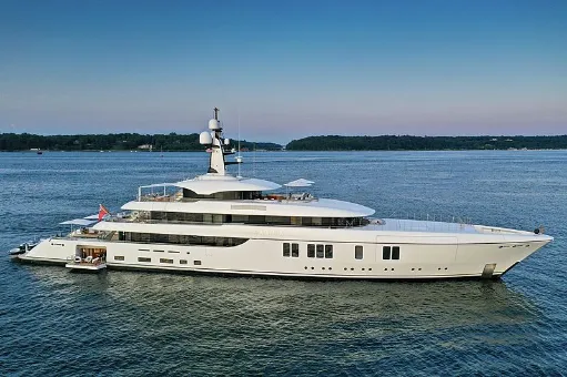 LUNASEA Luxury Charter Yacht by Feadship Charteryachtsfinder.com