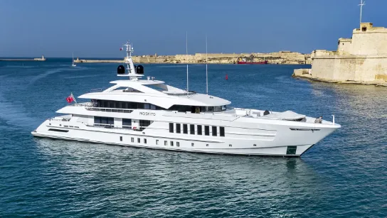 MOSKITO Luxury Charter Yacht by Heesen Charteryachtsfinder.com