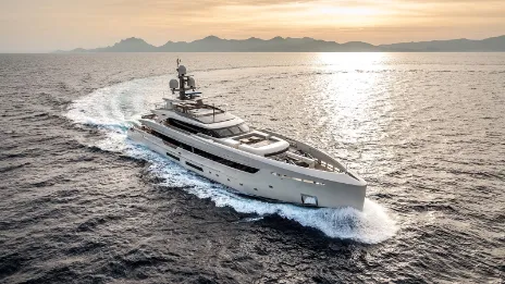 VERTIGE Luxury Charter Yacht by TANKOA Charteryachtsfinder.com
